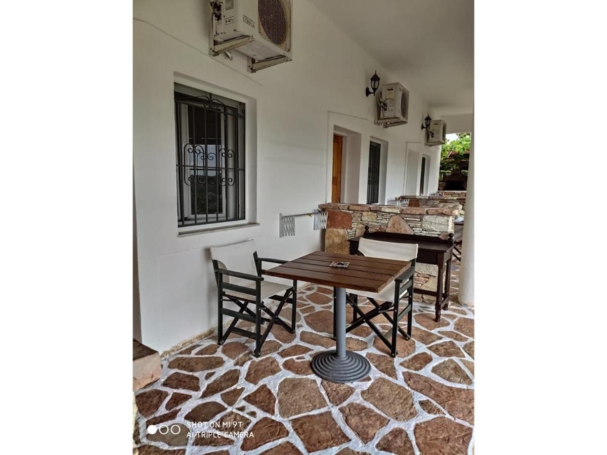 John'S Guesthouse Ksamil Luaran gambar