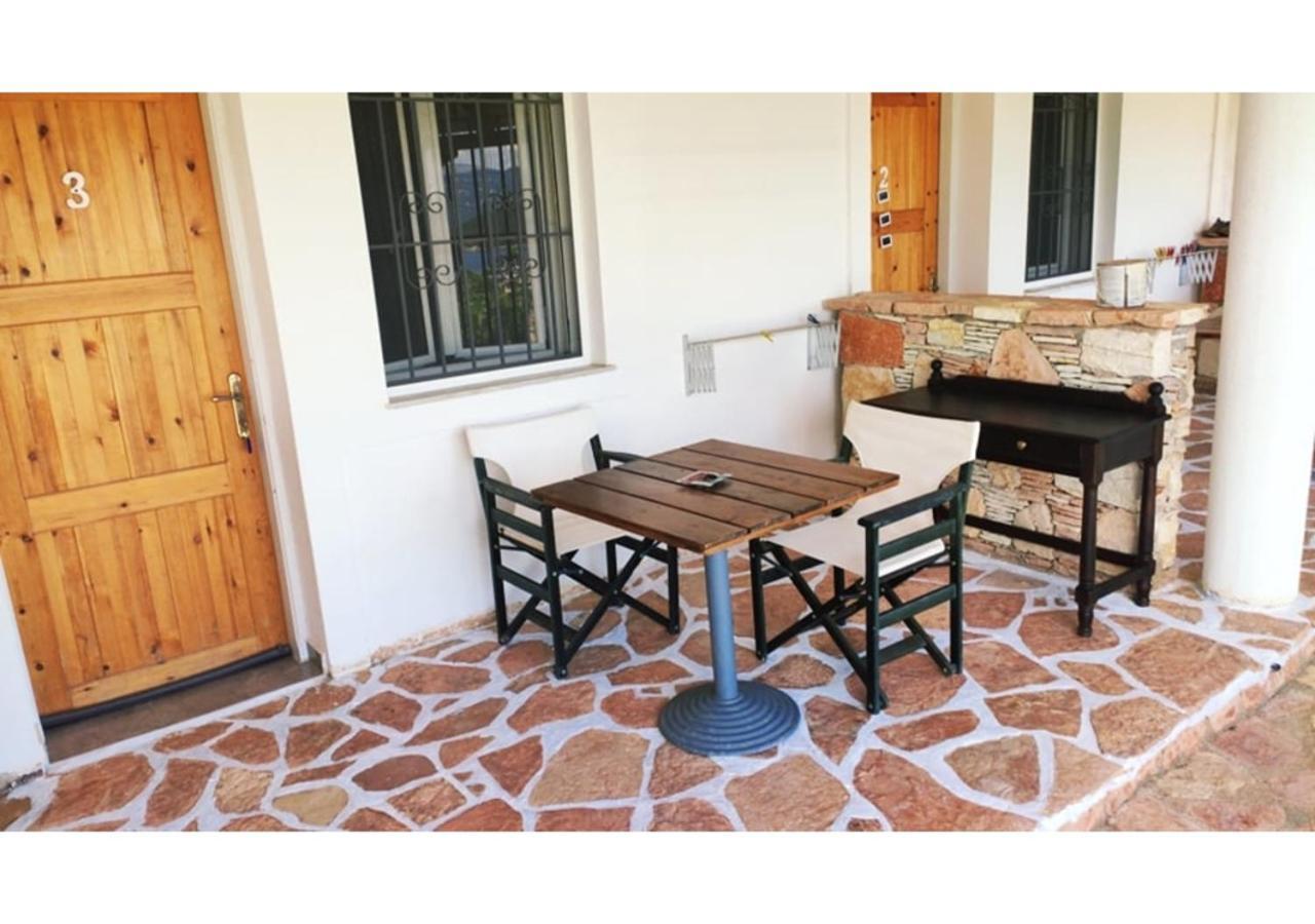 John'S Guesthouse Ksamil Luaran gambar