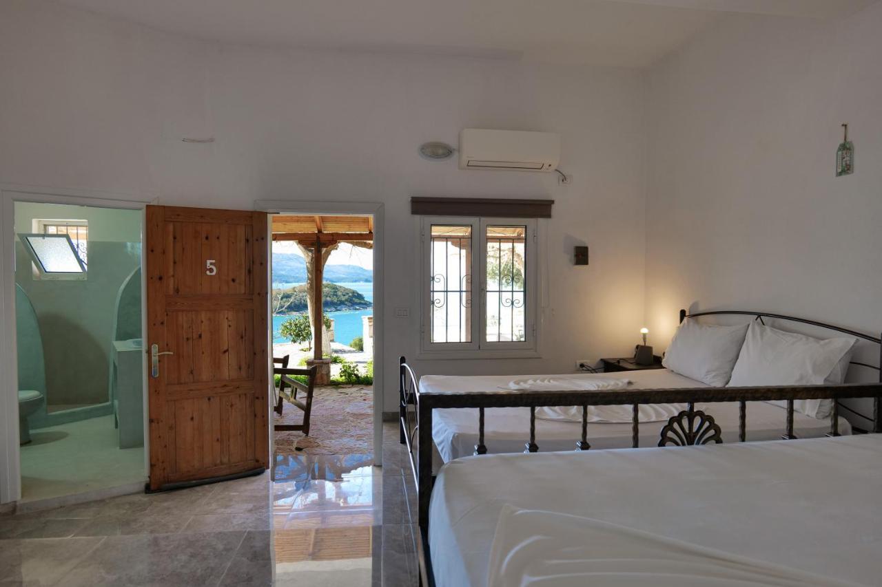 John'S Guesthouse Ksamil Luaran gambar