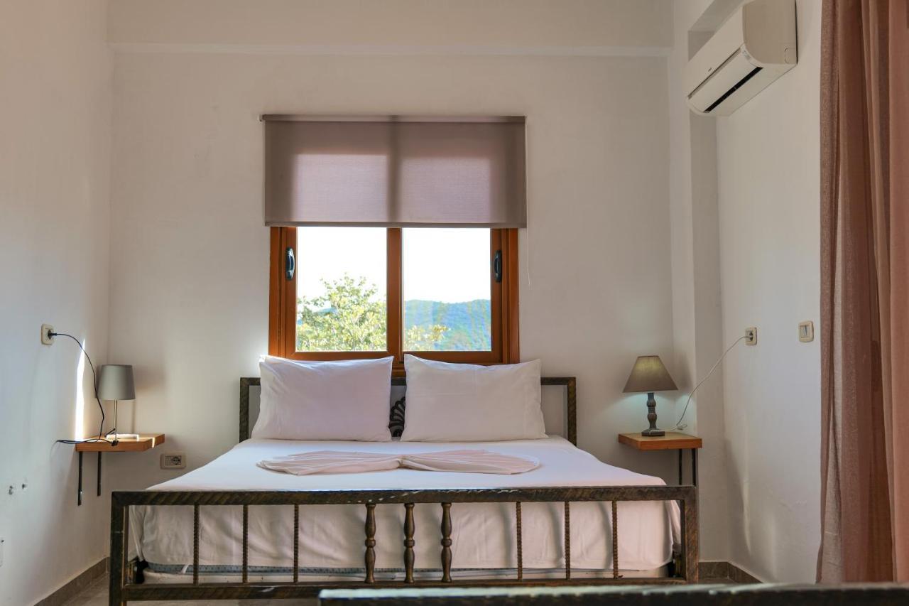 John'S Guesthouse Ksamil Luaran gambar