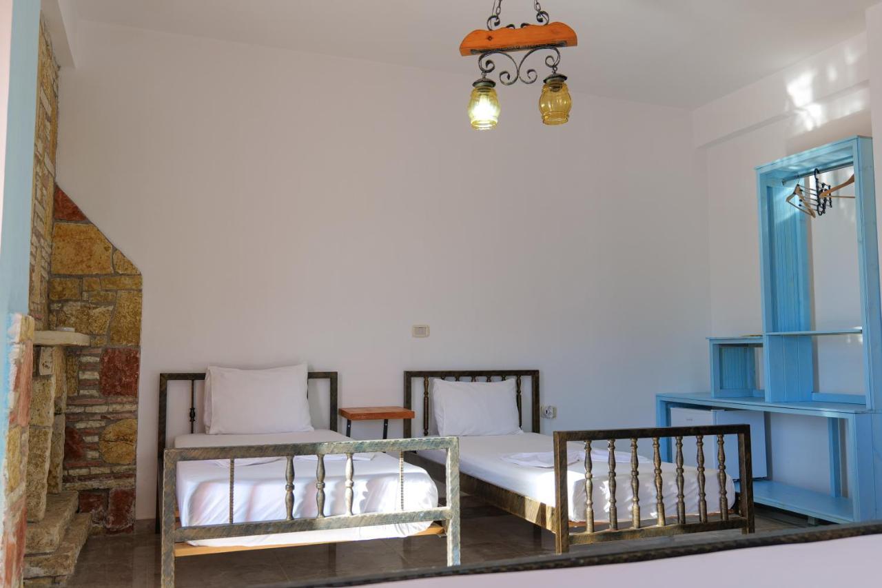 John'S Guesthouse Ksamil Luaran gambar
