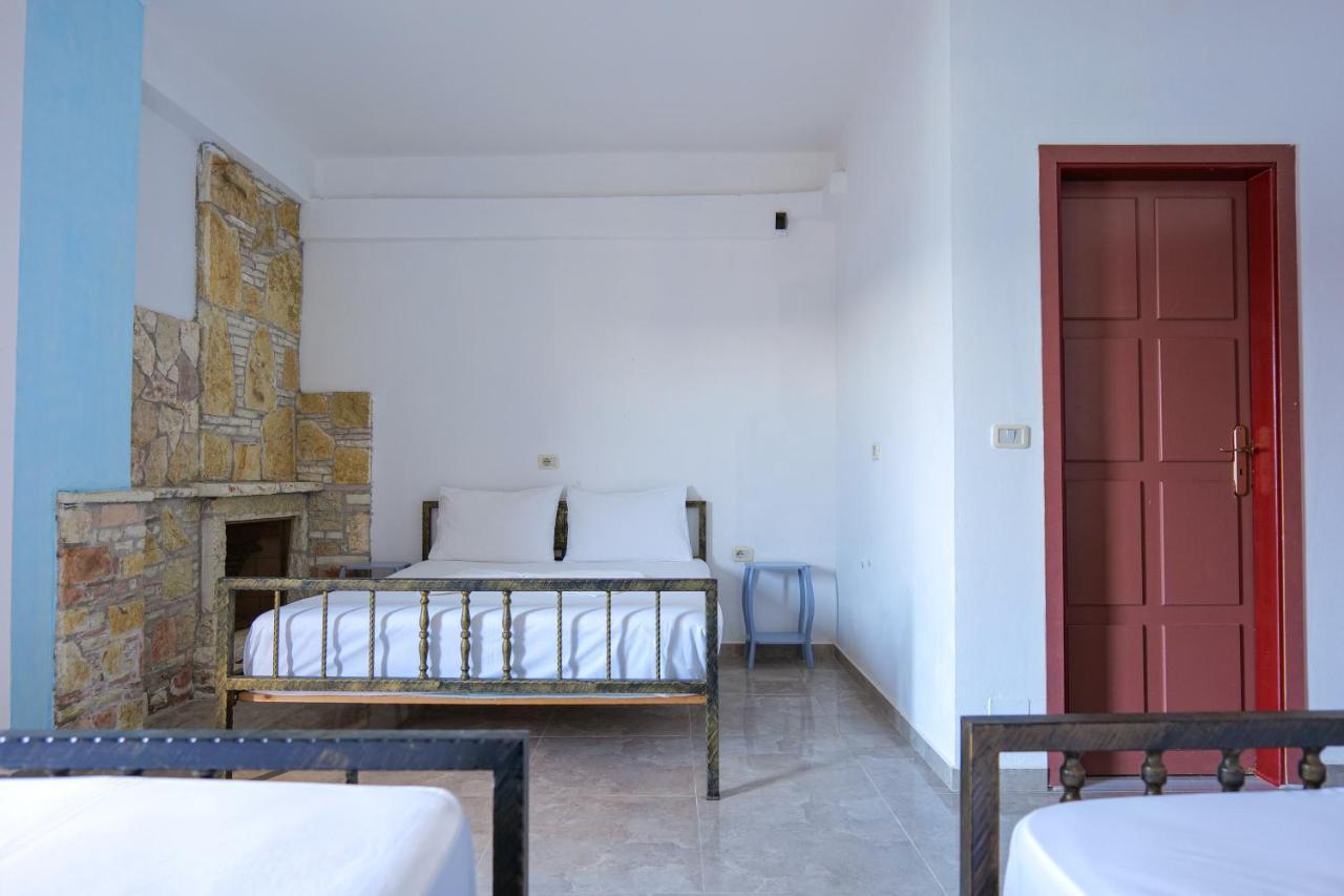 John'S Guesthouse Ksamil Luaran gambar