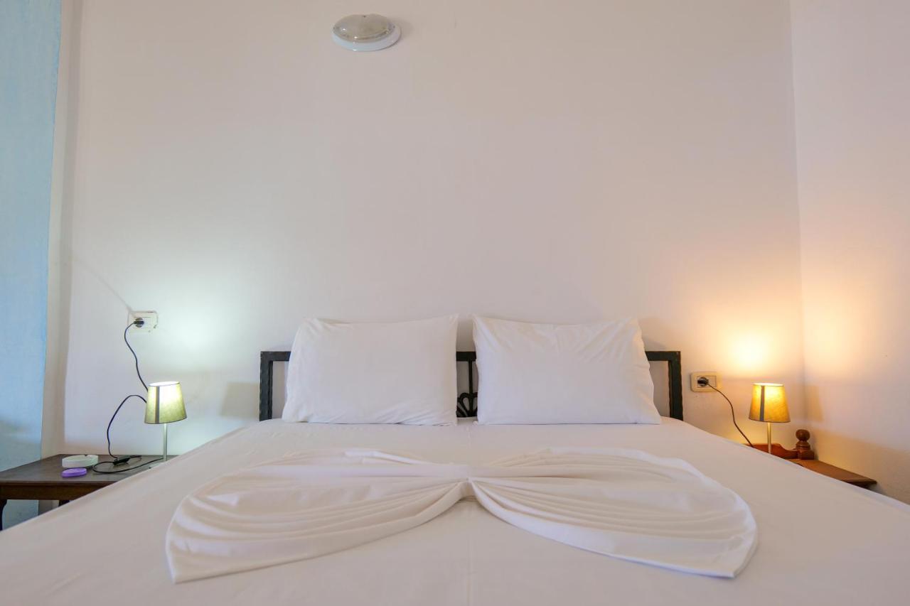 John'S Guesthouse Ksamil Luaran gambar