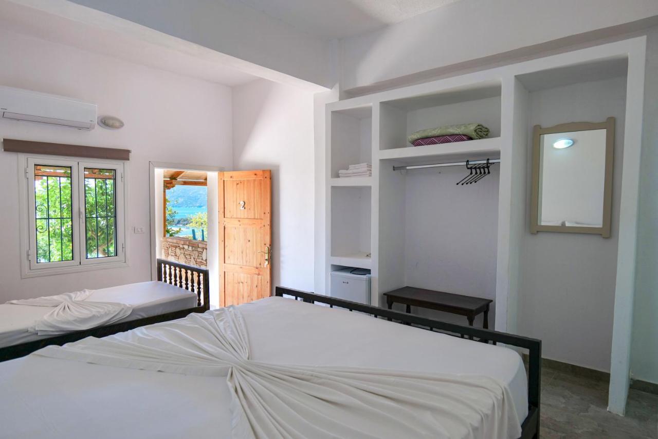 John'S Guesthouse Ksamil Luaran gambar