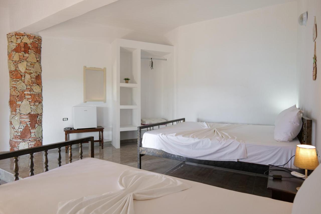 John'S Guesthouse Ksamil Luaran gambar