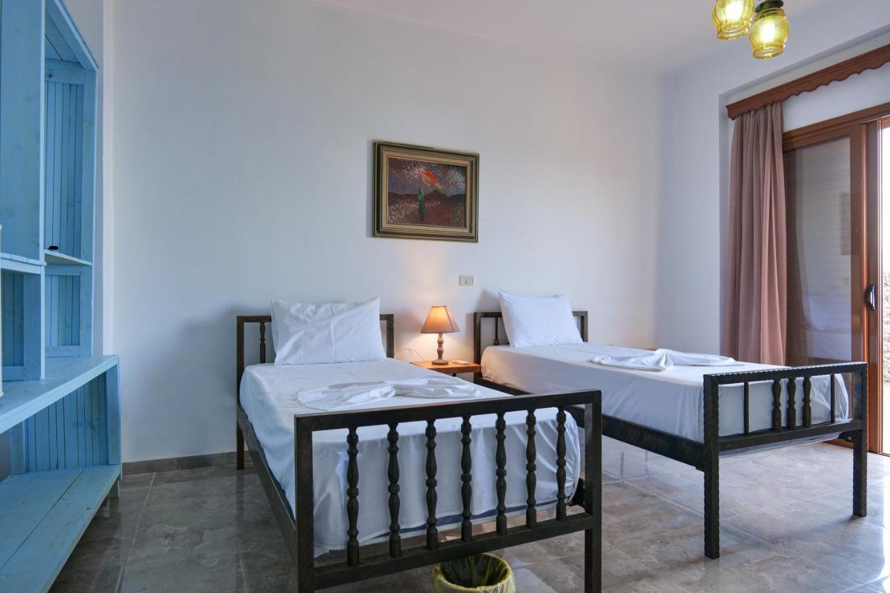John'S Guesthouse Ksamil Luaran gambar