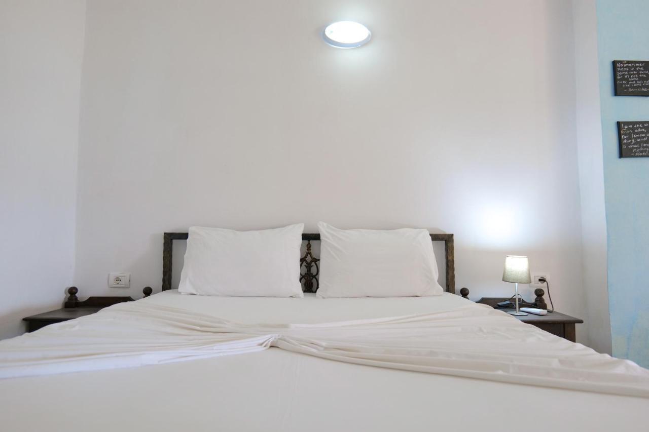 John'S Guesthouse Ksamil Luaran gambar