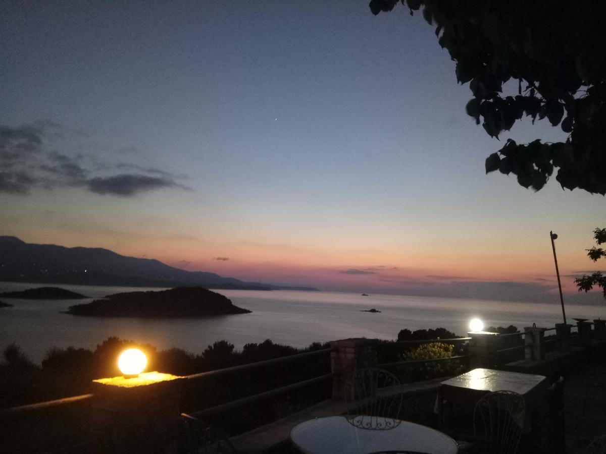 John'S Guesthouse Ksamil Luaran gambar