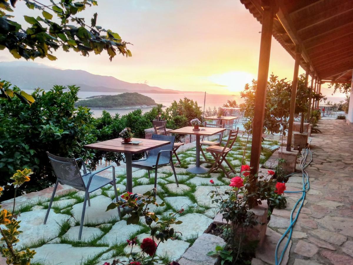 John'S Guesthouse Ksamil Luaran gambar