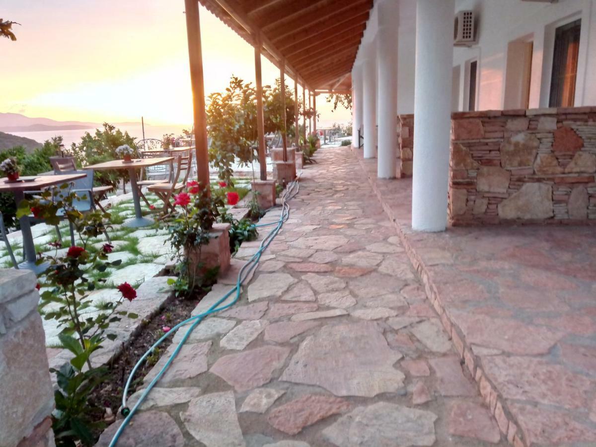 John'S Guesthouse Ksamil Luaran gambar